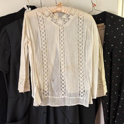LOT 100: Vintage Clothing Collection (Multiple Sizes)
