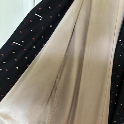 LOT 100: Vintage Clothing Collection (Multiple Sizes)