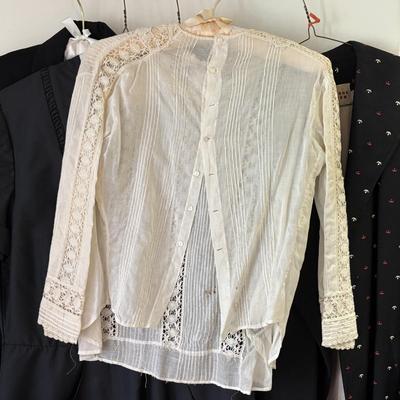 LOT 100: Vintage Clothing Collection (Multiple Sizes)