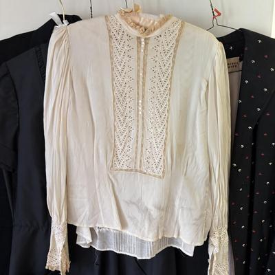 LOT 100: Vintage Clothing Collection (Multiple Sizes)