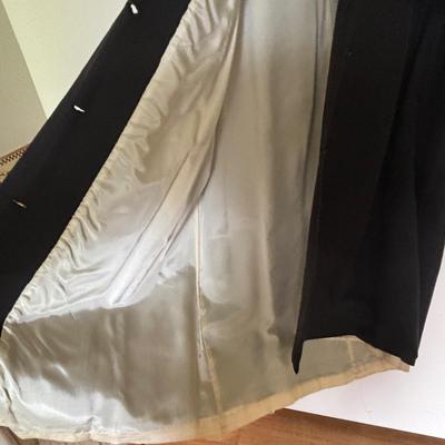 LOT 100: Vintage Clothing Collection (Multiple Sizes)