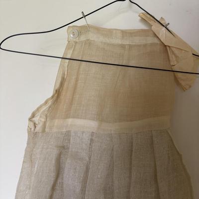 LOT 100: Vintage Clothing Collection (Multiple Sizes)