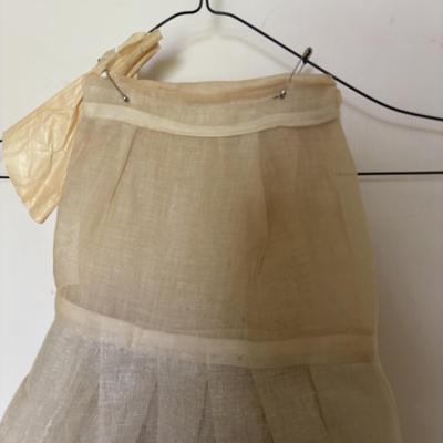 LOT 100: Vintage Clothing Collection (Multiple Sizes)