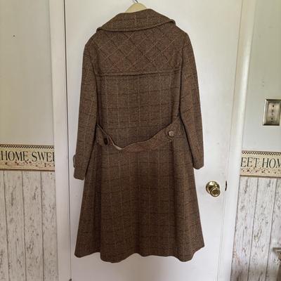 LOT 108: Classic Coat Collection