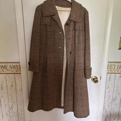 LOT 108: Classic Coat Collection