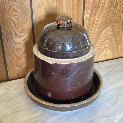 LOT 165: Vintage Brown Glazed Ceramic Animal Feeder