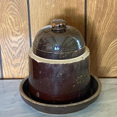 LOT 165: Vintage Brown Glazed Ceramic Animal Feeder