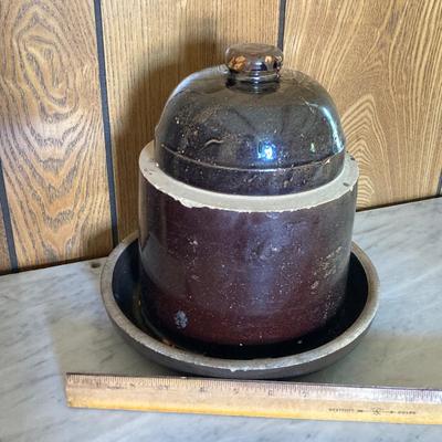 LOT 165: Vintage Brown Glazed Ceramic Animal Feeder