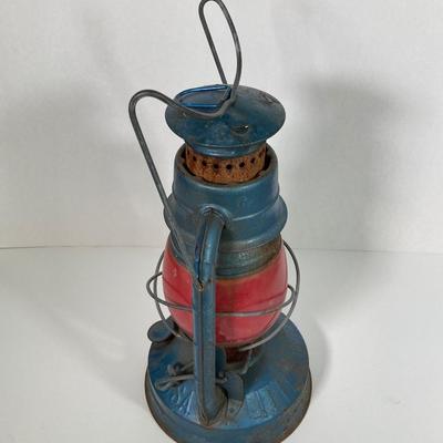 LOT 171: Pair of Vintage Lanterns - Elgin and Little Wizard NY USA