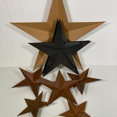 LOT 173: Farm House / Americana Collection - Assorted Stars, Painted Barrel and Wall Art