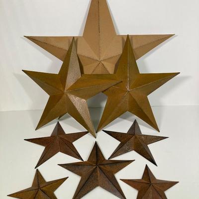 LOT 173: Farm House / Americana Collection - Assorted Stars, Painted Barrel and Wall Art