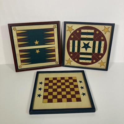 LOT 173: Farm House / Americana Collection - Assorted Stars, Painted Barrel and Wall Art