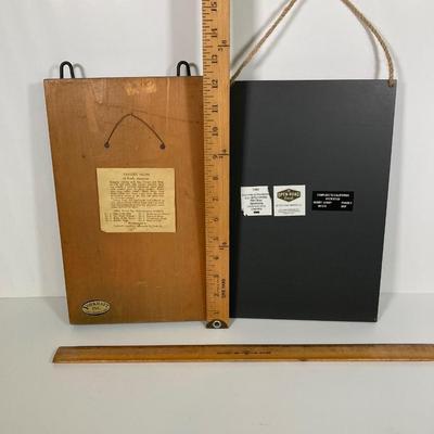 LOT 173: Farm House / Americana Collection - Assorted Stars, Painted Barrel and Wall Art