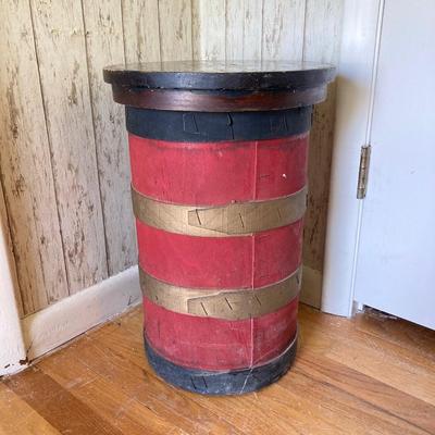 LOT 173: Farm House / Americana Collection - Assorted Stars, Painted Barrel and Wall Art
