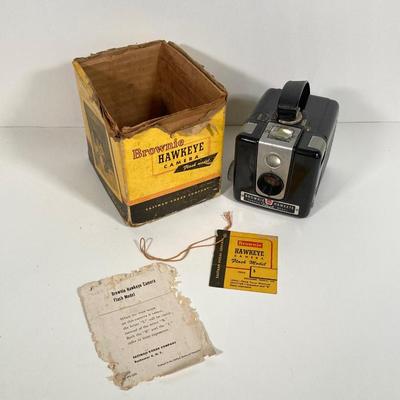 LOT 180: Vintage Cameras - Kodak Instamatic M4, Brownie Hawkeye, Duaflex III, Revere Automatic 500, Westinghouse No. 5 Flash Bulbs and More