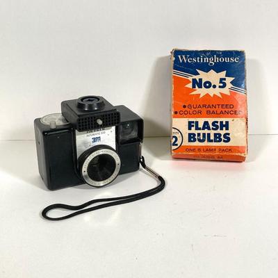 LOT 180: Vintage Cameras - Kodak Instamatic M4, Brownie Hawkeye, Duaflex III, Revere Automatic 500, Westinghouse No. 5 Flash Bulbs and More