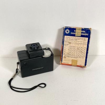 LOT 180: Vintage Cameras - Kodak Instamatic M4, Brownie Hawkeye, Duaflex III, Revere Automatic 500, Westinghouse No. 5 Flash Bulbs and More