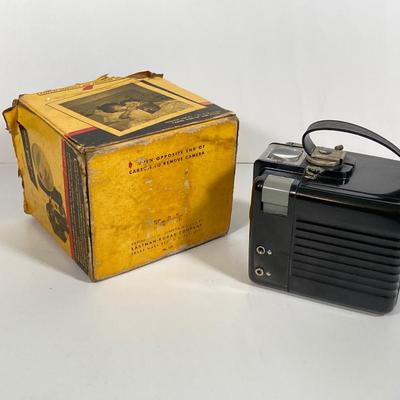 LOT 180: Vintage Cameras - Kodak Instamatic M4, Brownie Hawkeye, Duaflex III, Revere Automatic 500, Westinghouse No. 5 Flash Bulbs and More