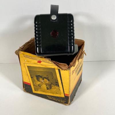LOT 180: Vintage Cameras - Kodak Instamatic M4, Brownie Hawkeye, Duaflex III, Revere Automatic 500, Westinghouse No. 5 Flash Bulbs and More