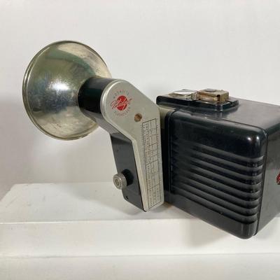 LOT 181: Vintage Camera Collection - Balda, Contessa Nettel, Brownie Hawkeye and Argus