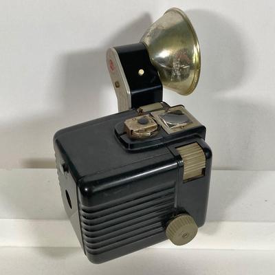 LOT 181: Vintage Camera Collection - Balda, Contessa Nettel, Brownie Hawkeye and Argus