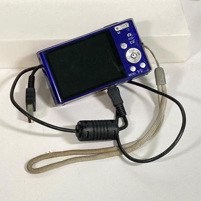 LOT 182: Collection of Cameras - Fuji, Sony Cyber Shot, Canon Sure Shot 85 Zoom and Case