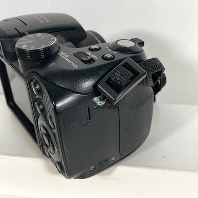 LOT 182: Collection of Cameras - Fuji, Sony Cyber Shot, Canon Sure Shot 85 Zoom and Case