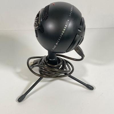 LOT 183: Sony WH-RF400 Wireless Headphones in Original Box and Blue Microphones Snowball Ice