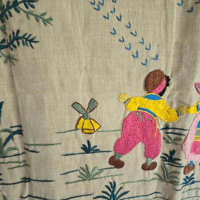 LOT 193: Figurine Collection & More: Made in Occupied Japan, Royal Dalton, Capodimonte, Lenox, Limoges, Maruri Masterpiece