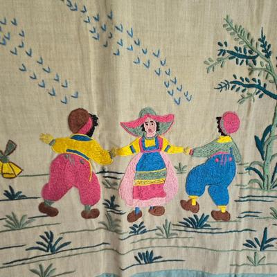 LOT 193: Figurine Collection & More: Made in Occupied Japan, Royal Dalton, Capodimonte, Lenox, Limoges, Maruri Masterpiece