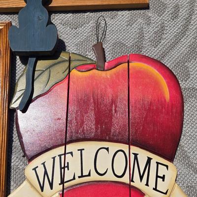 LOT 198: Country Decor Including Large Serving Tray, All Wooden House Plaque, Apple Clock , Cat Shelf Sitter, and More