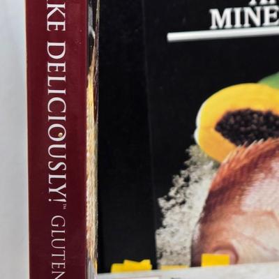 LOT 204: Vintage Aprons and Cookbooks