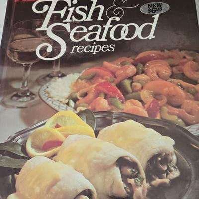 LOT 208: NIB Cuisinart Cookware and Multiple Cookbooks