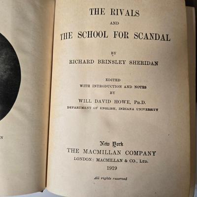 LOT 216: Macmillan's Pocket Classics Books