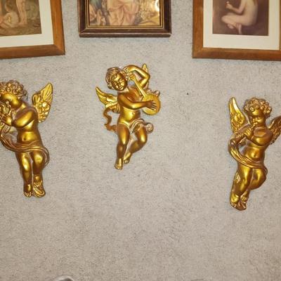 3 FRAMED PICTURES AND 3 WALL HUNG CHERUBS