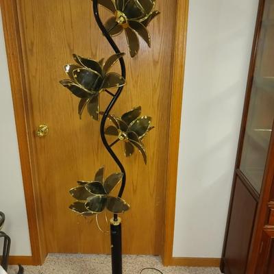 A UNIQUE GLASS PETAL FLOOR LAMP 70" TALL