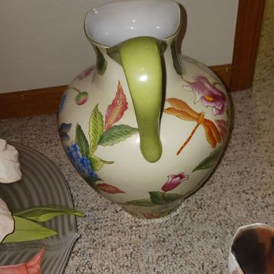 HUMMINGBIRD TV LAMP, LARGE PITCHER, FAUX FLOWERS ON A LARGE GLASS BOWL