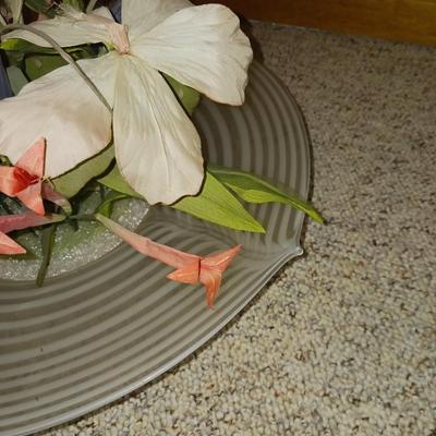 HUMMINGBIRD TV LAMP, LARGE PITCHER, FAUX FLOWERS ON A LARGE GLASS BOWL