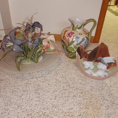 HUMMINGBIRD TV LAMP, LARGE PITCHER, FAUX FLOWERS ON A LARGE GLASS BOWL