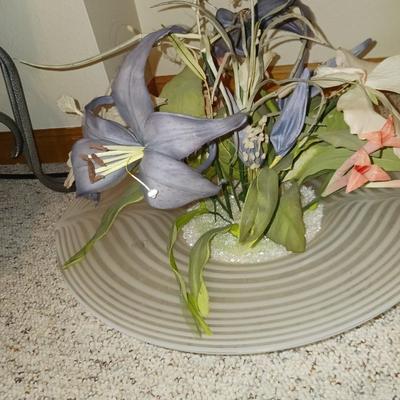 HUMMINGBIRD TV LAMP, LARGE PITCHER, FAUX FLOWERS ON A LARGE GLASS BOWL