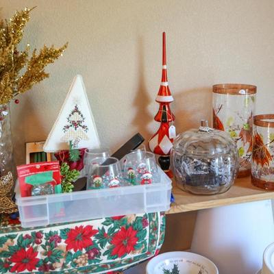 Holiday Selection Table with Portmeirion Holiday Dishset