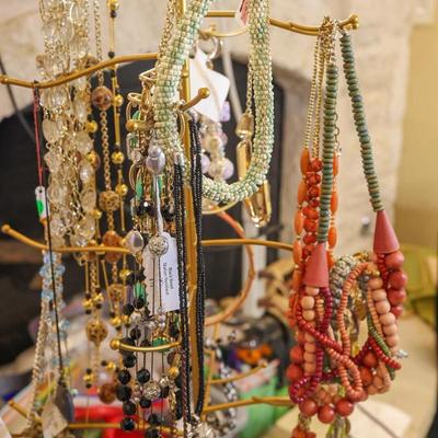 House #2: Jewelry Counter Selection