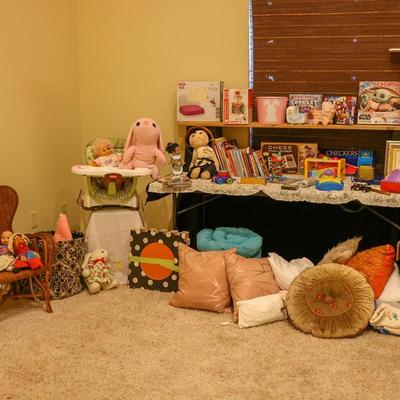 House #2: Kids & Linens Selection
