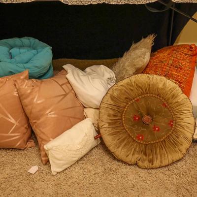 House #2: Kids & Linens Selection