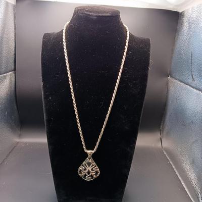 STERLING SILVER CHAIN AND PENDANT 50.64g