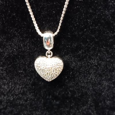 STERLING SILVER CHAIN AND HEART PENDANT PLUS ANTIQUE STERLING LOCKET 16.30g