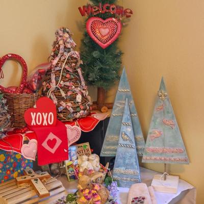 House #2: Holiday Selection Left Side