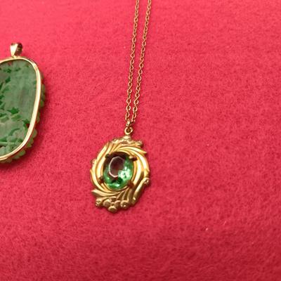 14K GOLD EARRINGS, 18K AND JADE PENDANT AND A COSTUME NECKLACE (GOLD 2.36g)