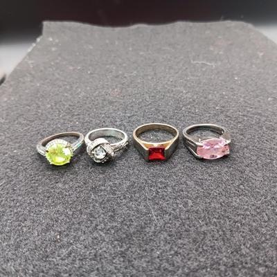 COSTUME RINGS SIZES 7 1/2 - 6 1/2 - 10 - 7 1/2