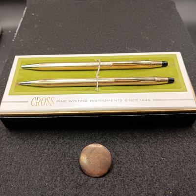 CROSS 12K GOLD FILLED PEN AND PENCIL SET PLUS AN ANTIQUE PIN
